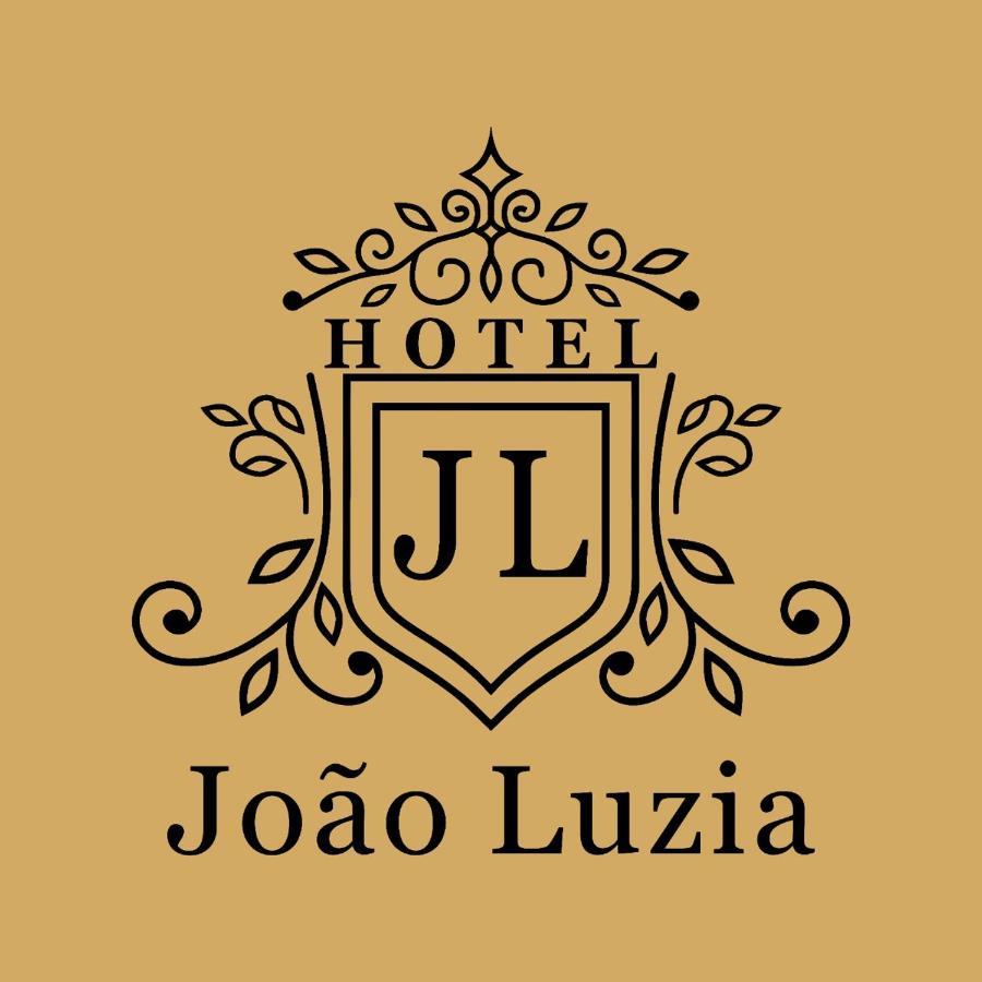 Hotel Joao Luzia Nova Resende Bagian luar foto